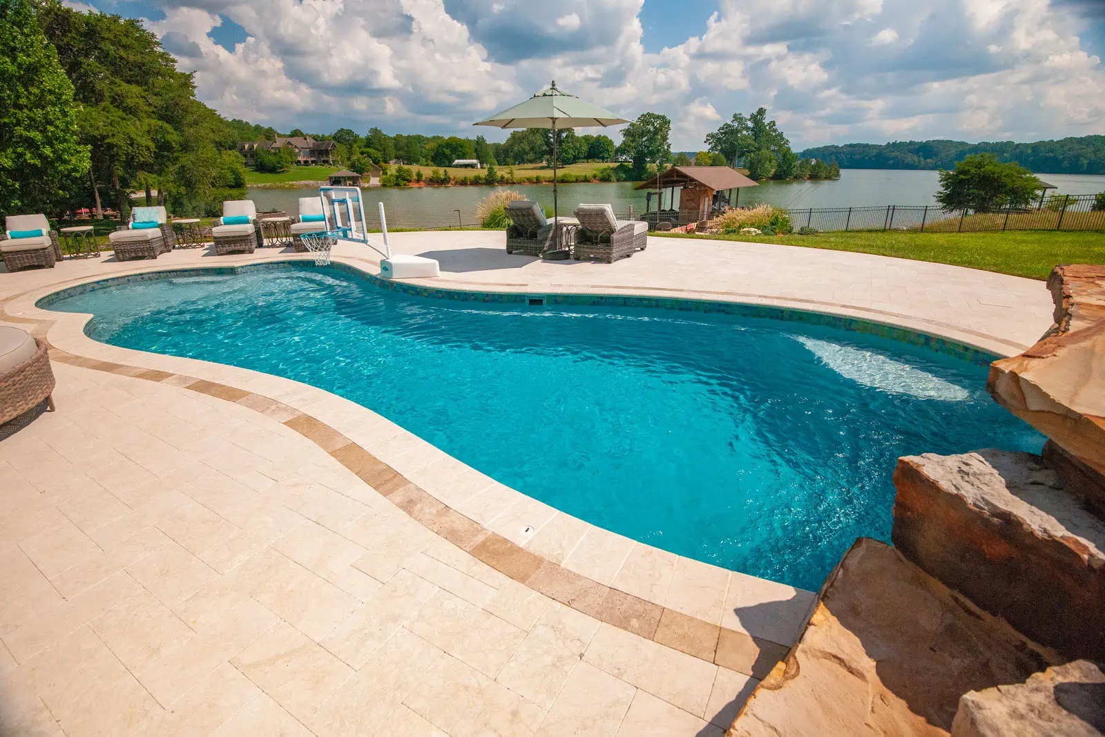 Leisure Pools Eclipse™ - - from our fiberglass pool gallery